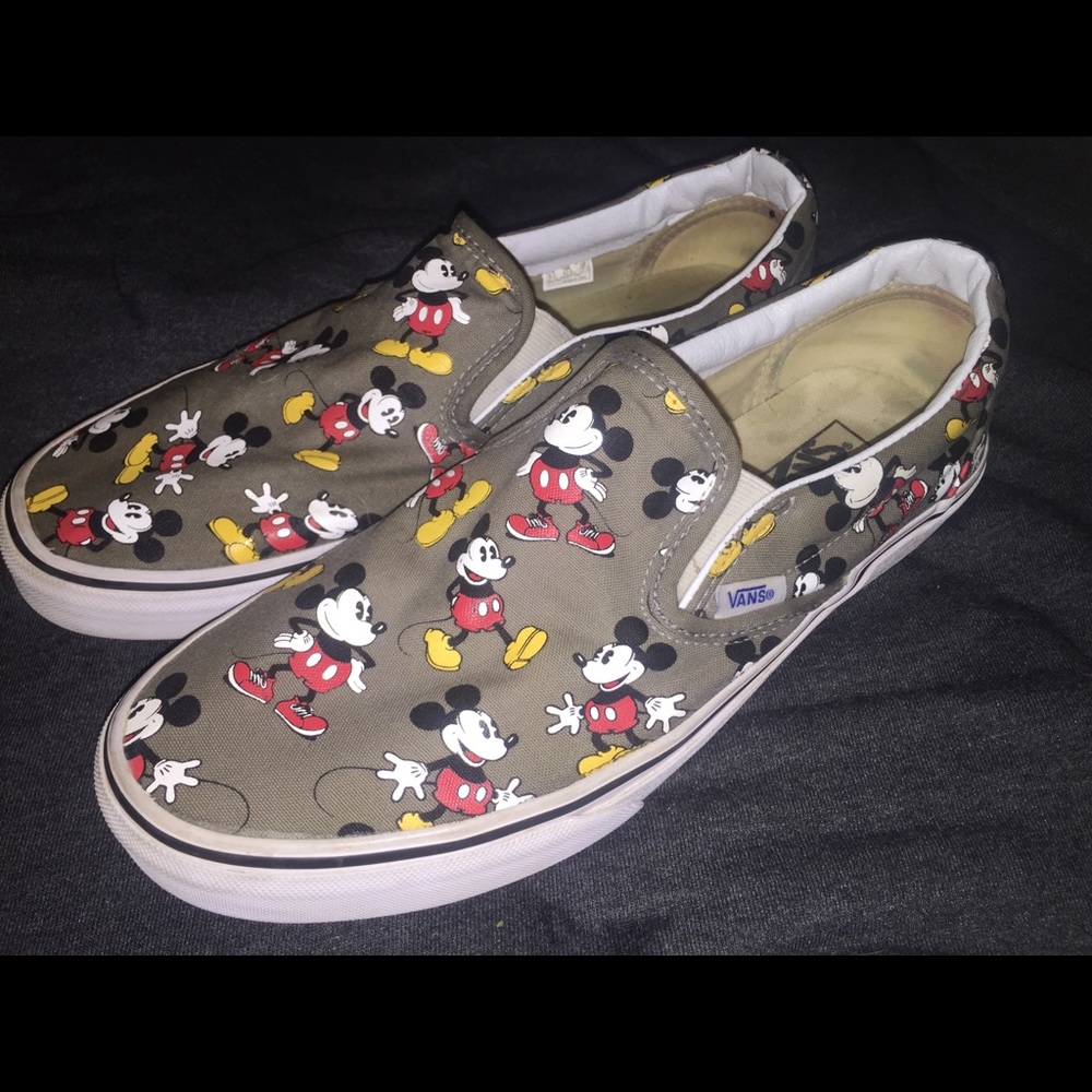 LIKE NEW SLIP ON MICKEY MOUSE VANS!!